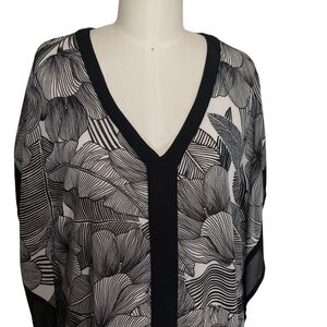 Merona Black and White Leaf Pattern Top